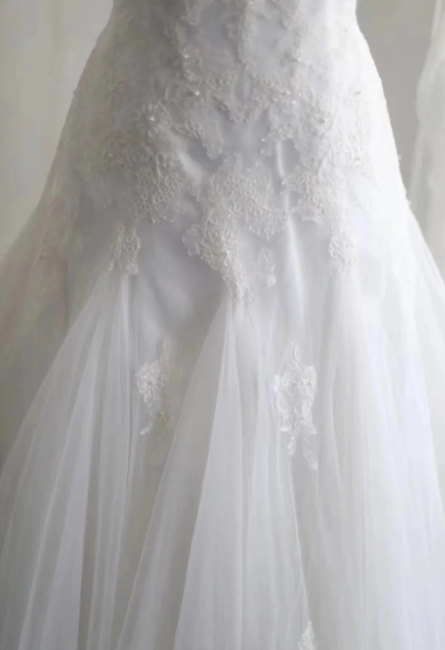 Classy White Tulle Appliques Mermaid Long Wedding Dress Bridal Dress SP1239