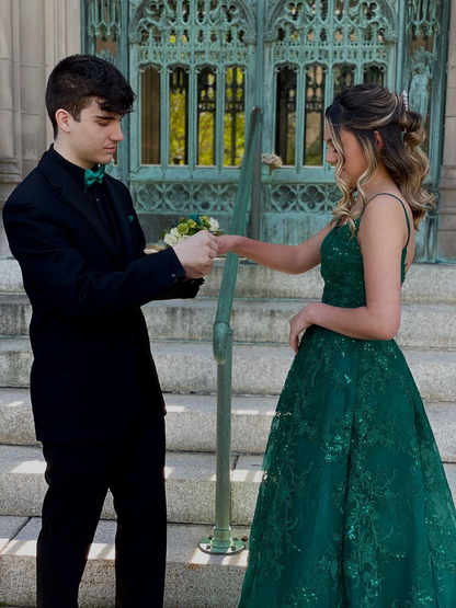 A Line V Neck Green Lace Long Prom Dresses, Green Lace Formal Dresses, Green Evening Dresses Y4079