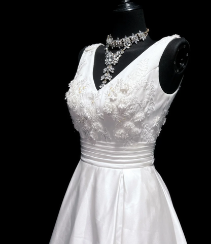 Elegant V Neck Satin Appliques A Line Long Wedding Dress White Bridal Dress Y9851