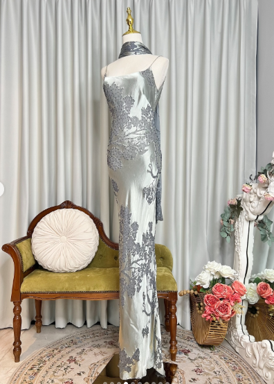 Charming Spaghetti Straps Silver Satin Lace Party Dress Retro Mermaid Prom Dress With Ribbon SP629