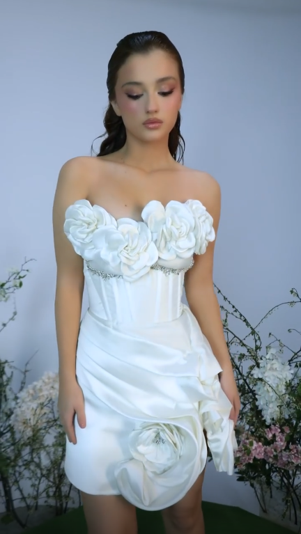 Elegant Strapless 3D Floral Short 15th Birthday Outfits,White Short 9th Grade Homecoming Dress SP3426