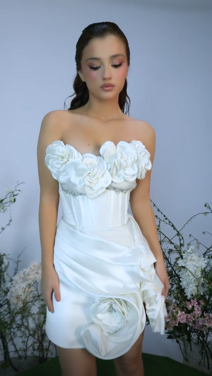 Elegant Strapless 3D Floral Short 15th Birthday Outfits,White Short 9th Grade Homecoming Dress SP3426